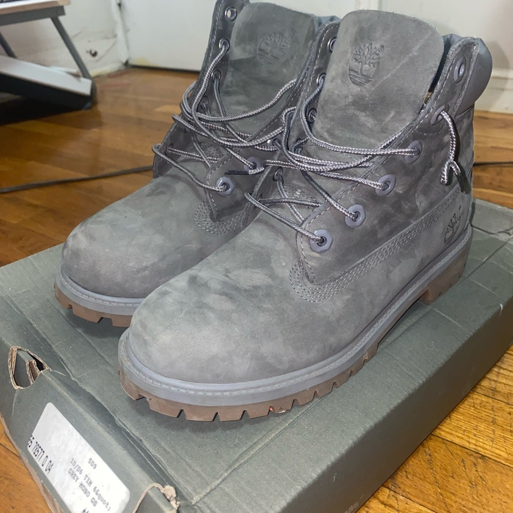 Gray Timberland - image 3